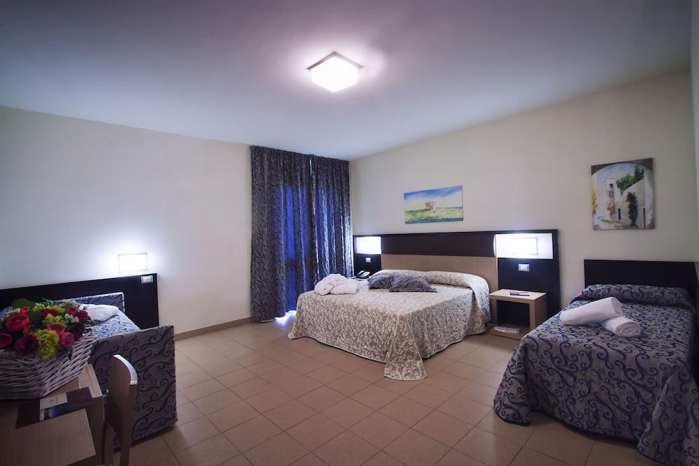 Riva Marina Resort - Cdshotels Каровиньо Екстериор снимка