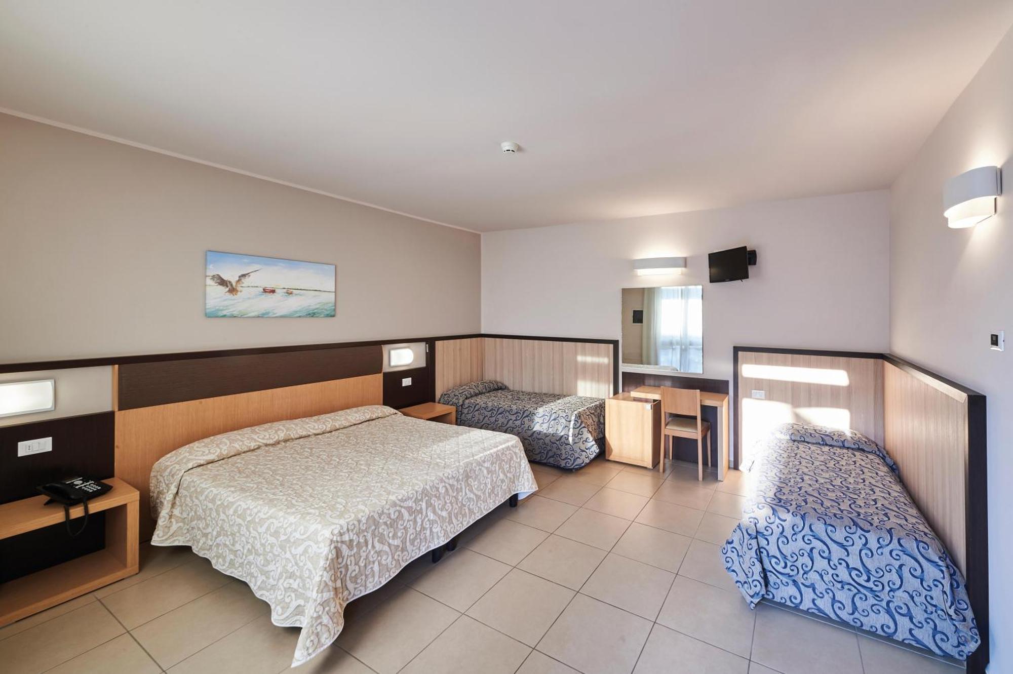 Riva Marina Resort - Cdshotels Каровиньо Екстериор снимка