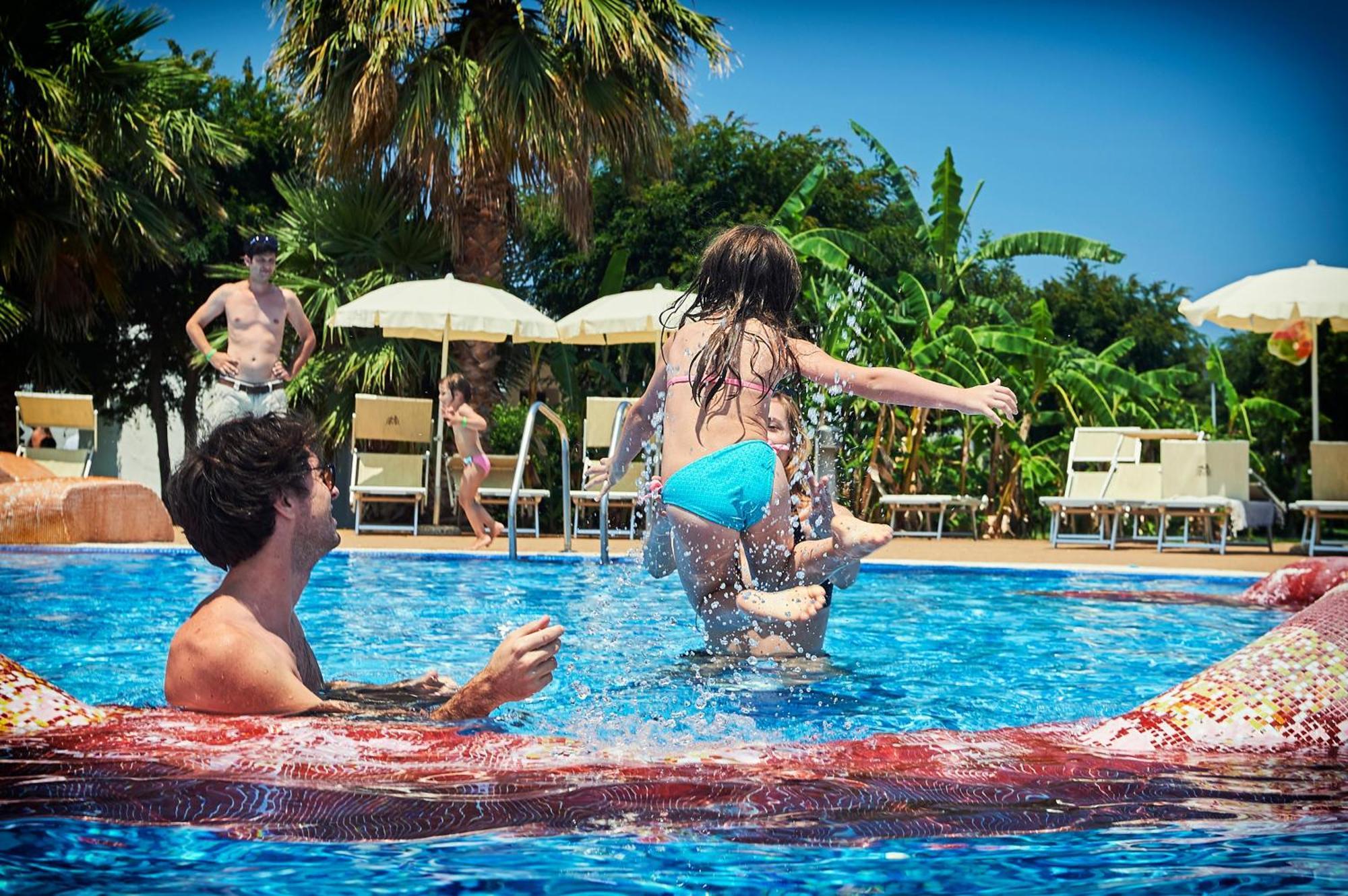 Riva Marina Resort - Cdshotels Каровиньо Екстериор снимка
